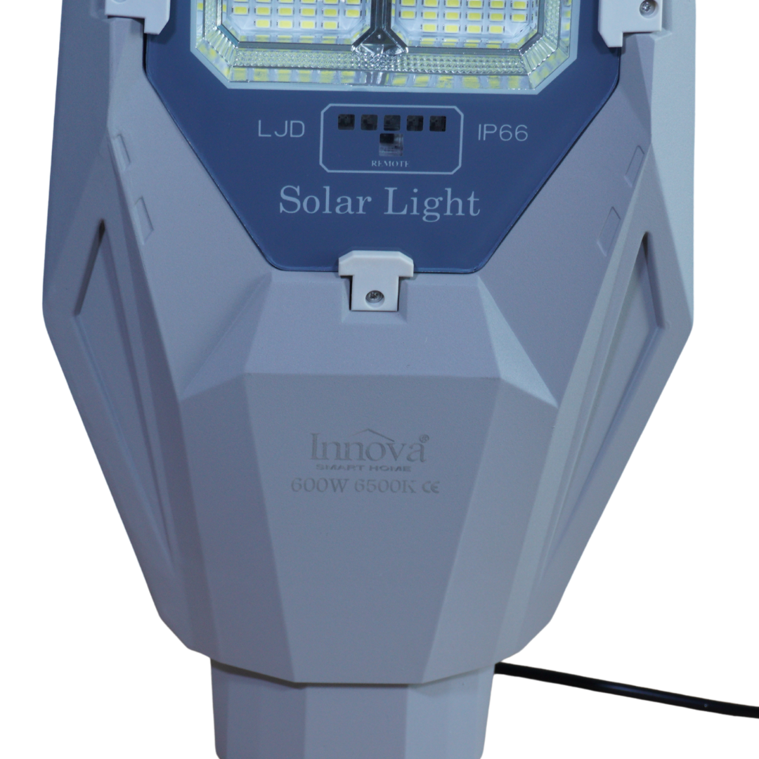 Lampa solara Aurum by Innova 600W cu panou separat, IP66, telecomanda si kit complet de instalare + Cadou Surpriza